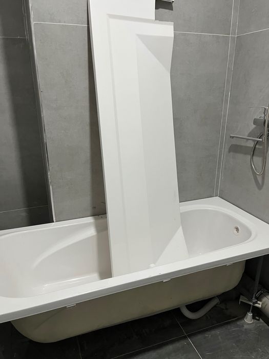 Новая ванная, унитаз и раковина