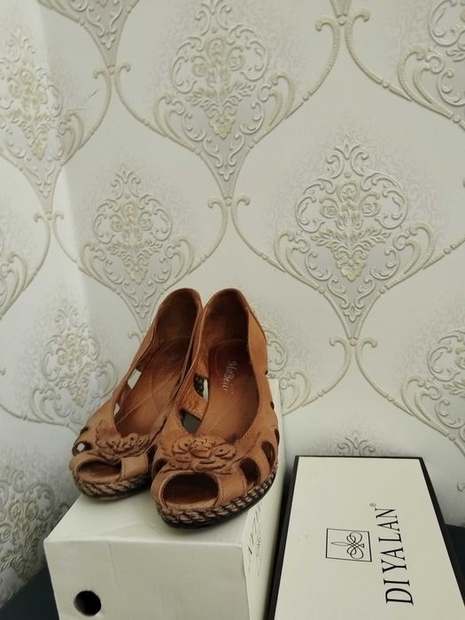 Туфли-лодочки женские