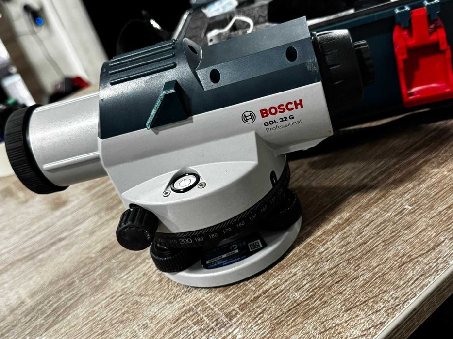 Оптичен нивелир BOSCH