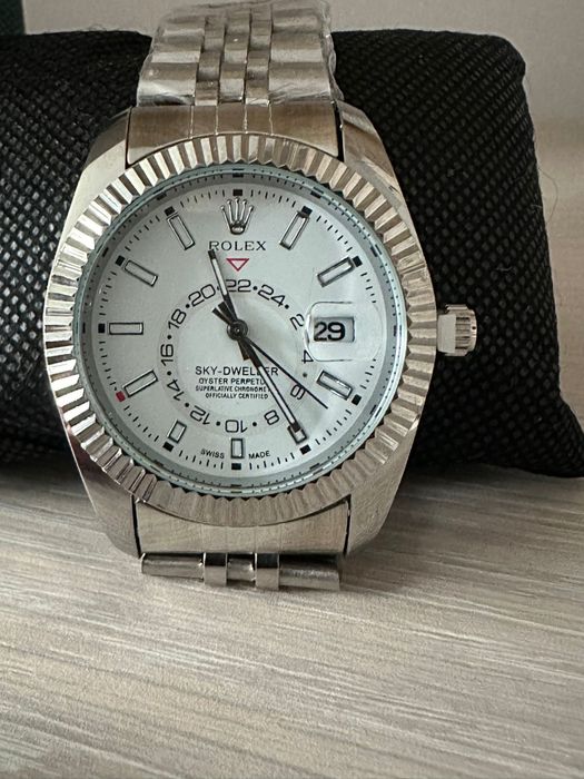 Rolex Sky-Dweller Oyster Perpetual – Nou, cadran alb, model elegant