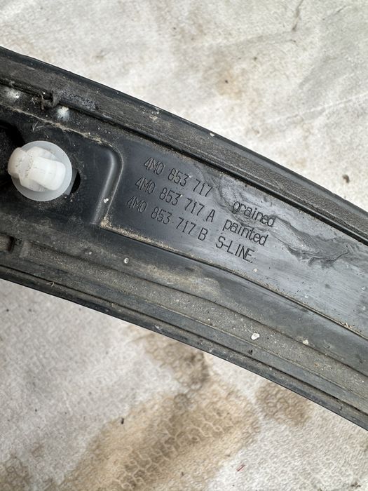 Bandou aripă stânga față audi q7.4m.cod:4m0853717.
