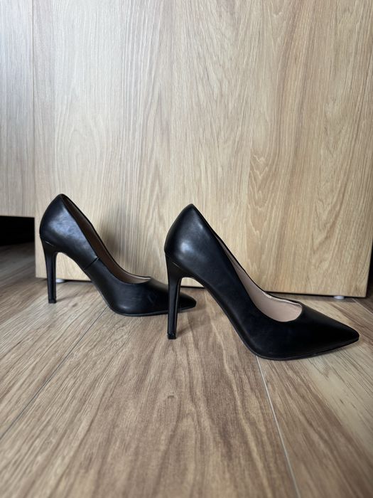 Черни високи токчета Tendenz естествена кожа