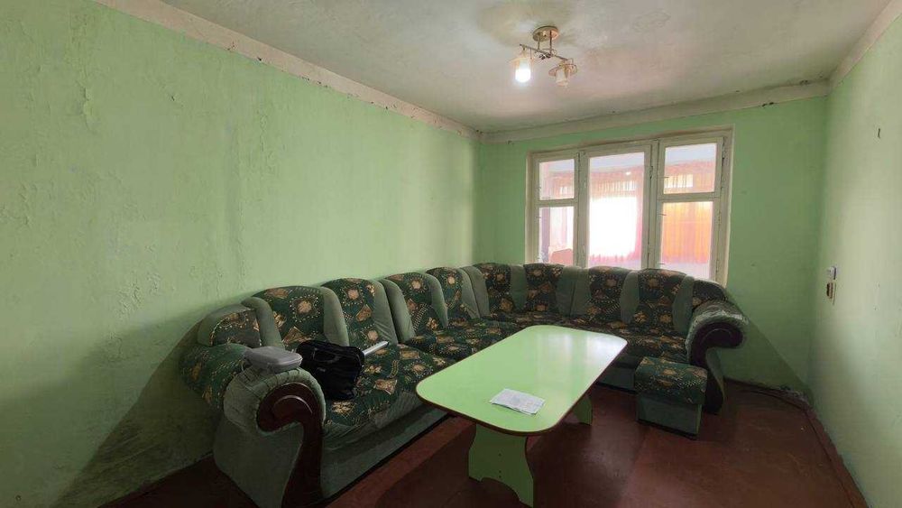 Фрунзиский KIUF 3 қаватда 3 хонали квартира сотилади. ID: 1788