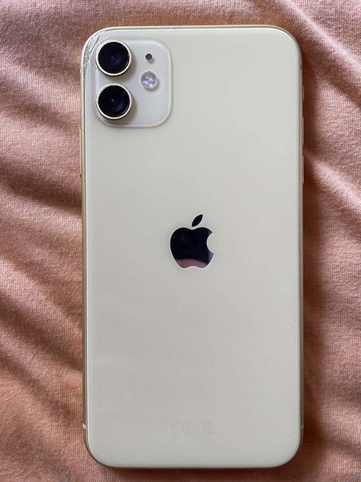 Vand iphone 11 folosit