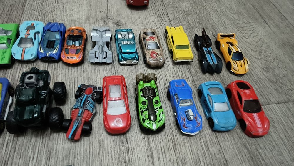 Продам детские игрушки машинки