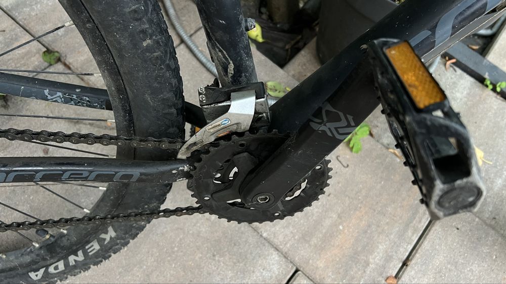 Vând Bicicletă Mountain Bike Carrera Vengeance – Mărime L (Cadru Negru