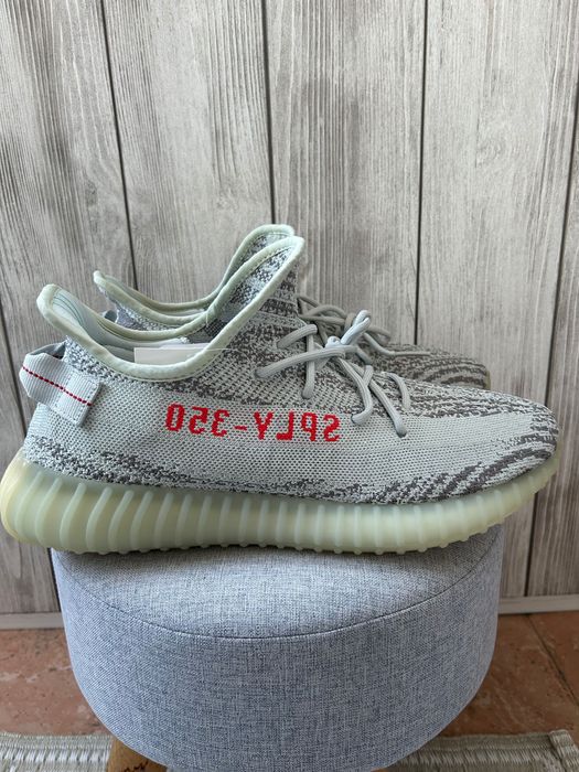 Yeezy boost 350 v2 blue tint