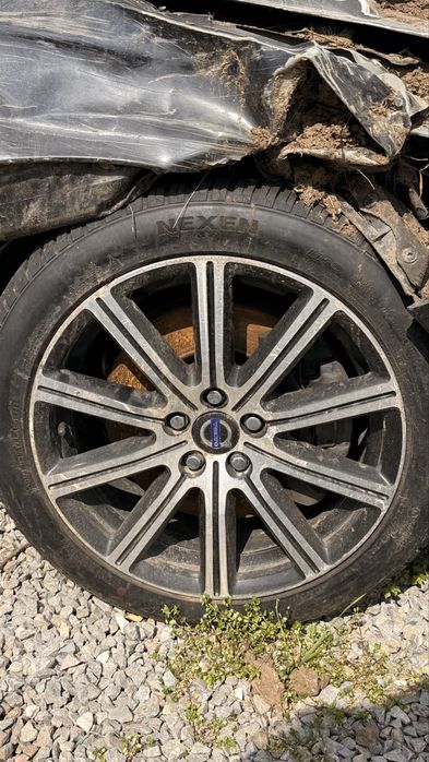 Volvo V60 plug-in hybrid на части