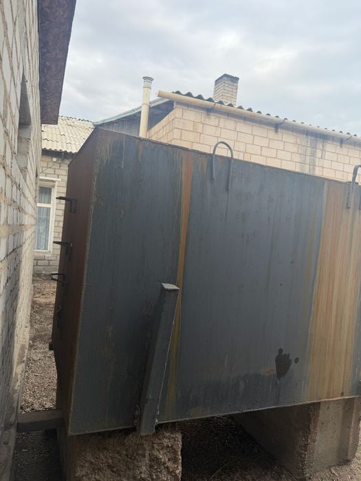 Продам металлический резервуар