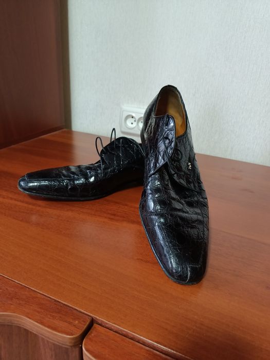 Продам кожаные туфли Морески