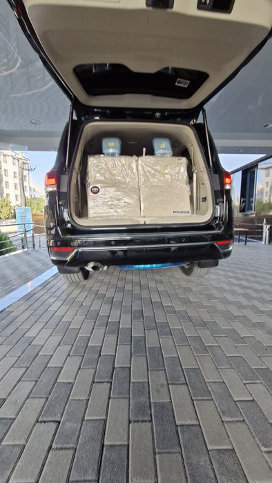 Toyota Land Cruiser 300 vx японка 2024 г   7  места