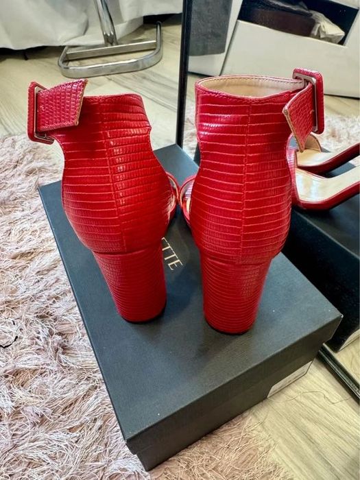 Sandale roșii elegante cu toc gros mărimea 36