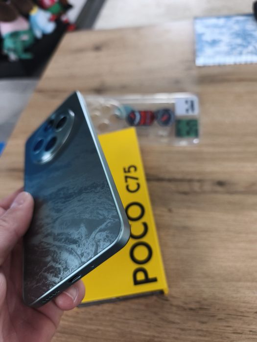 Продавам телефон Poco C75
