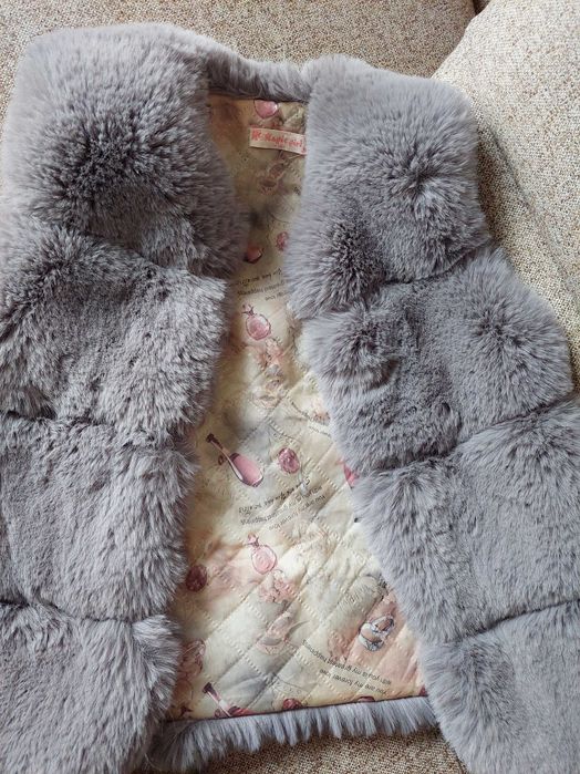 Vesta blana, blanita, fete, groasa, iarna