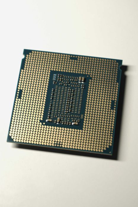 Intel Core i5-8500T – 6 Core / 6 Thread – LGA1151 – 35W TDP - Stare perfecta