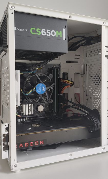PC Gaming i5-9400F / RX Vega 56 (8GB) / 16GB RAM / SSD 512GB / Corsair 650W Gold