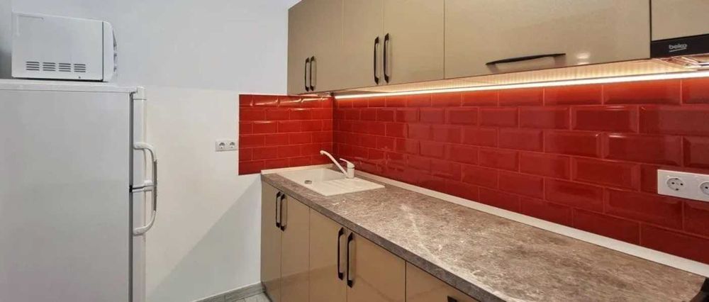 Дава се под наем Двустаен апартамент в Пловдив, Гагарин - 65 кв.м за 265.2 € - Снимка #2