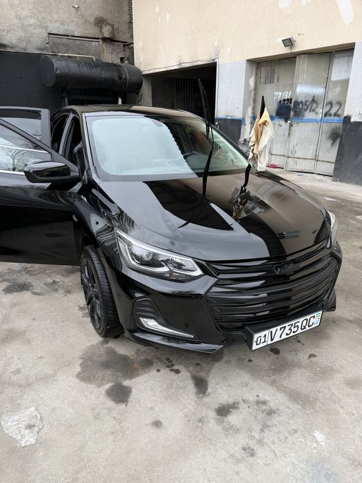 Продаю свою машину Onix Premier