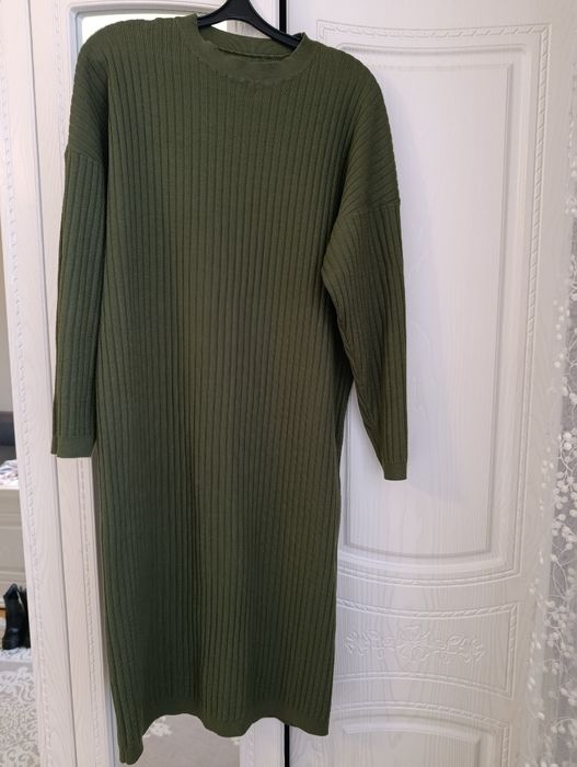 Платье теплое очень приятная ткань