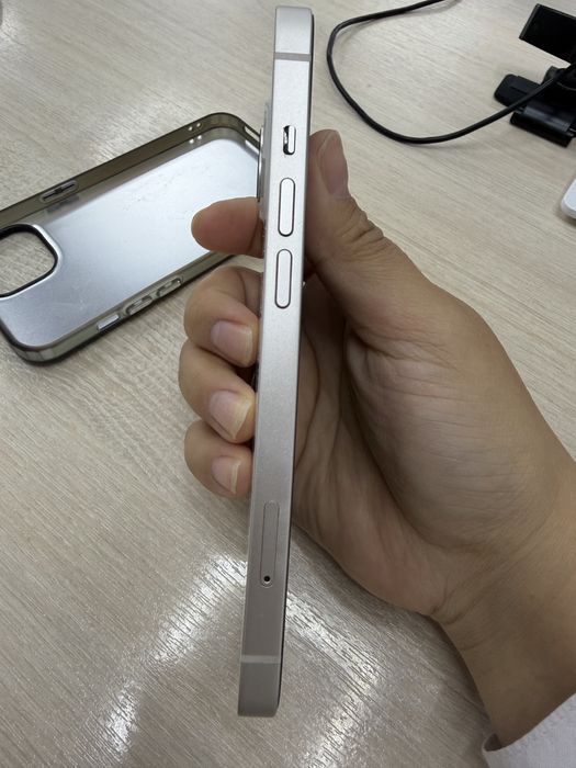 Продам Айфон 13 128гб