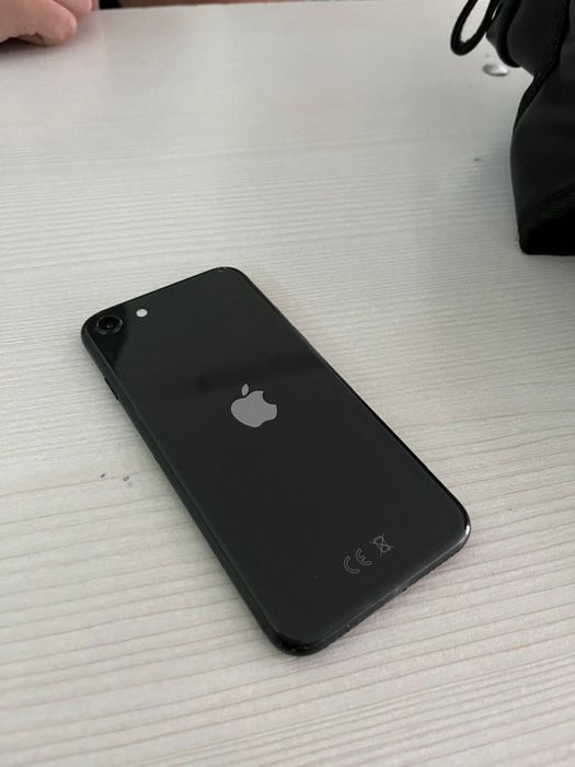 Айфон se 2 в хорошем состоянии