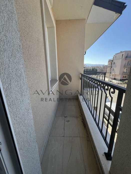 оф.22530 Триетажна Къща с АКТ 16 Остромила