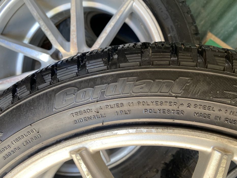 Продам диски с резиной R18 vossen