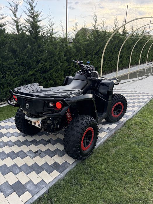 Can am outlender 1000R.