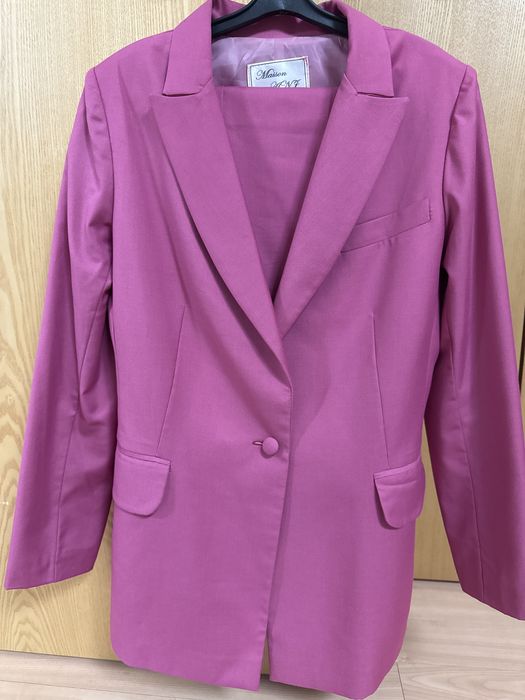 Продам брючный костюм