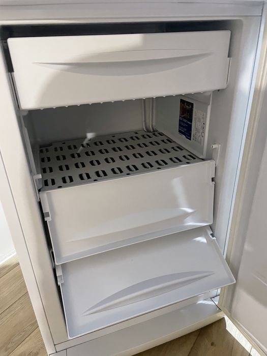 Морозильник indesit