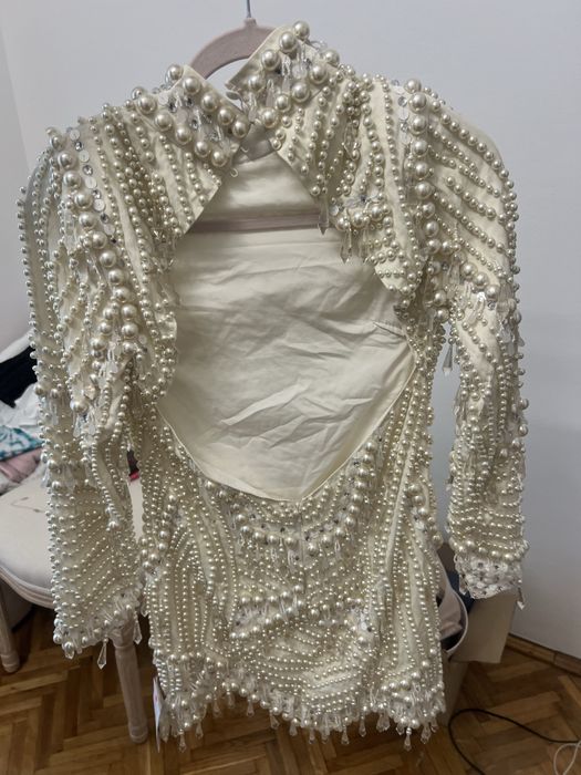 Vand rochie evenimente alb/crem lucrata manual