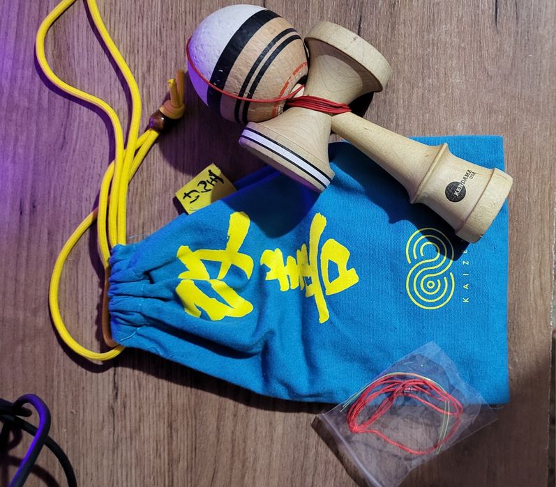 Kendama USA Kaizen Jet Shape White Natty Black Red Rubber Dart