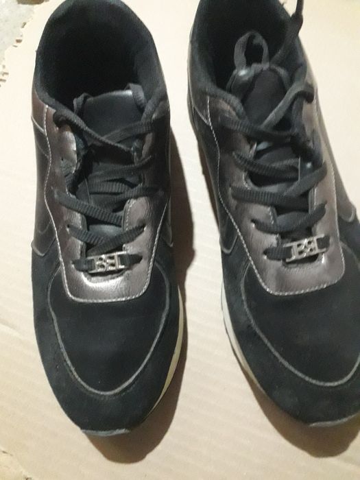 Продается кроссовки 40 размера; б/у