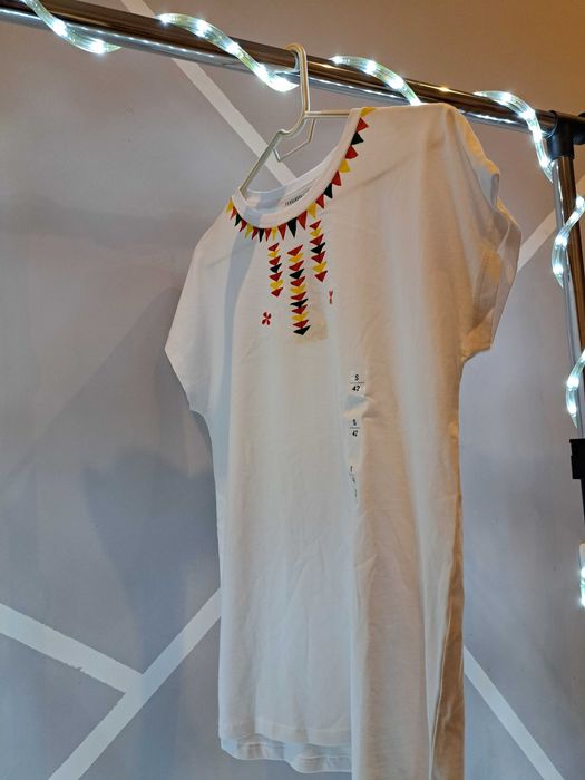 Тениски с народни мотиви