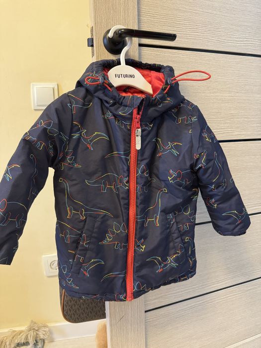 Продам детскую куртку