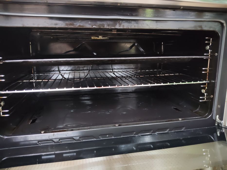 Продам газ плиту