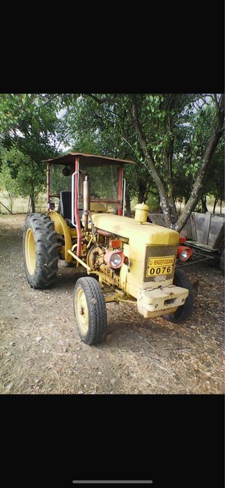 Dezmembrez tractor renault super 6