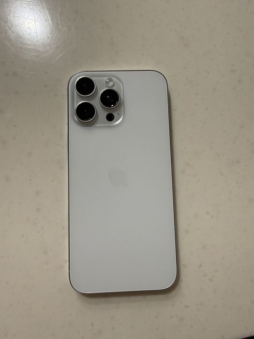 Продам айфон 16 про мах