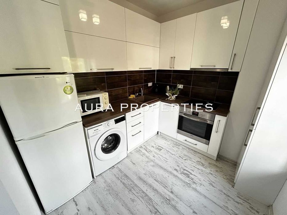 Дава се под наем Двустаен апартамент в Разград, Център - 60 кв.м за 357 € - Снимка #2