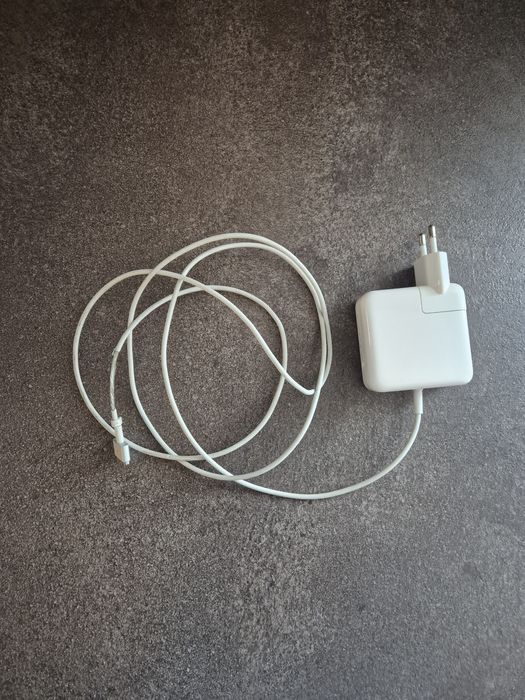 Vând MacBook air 2014