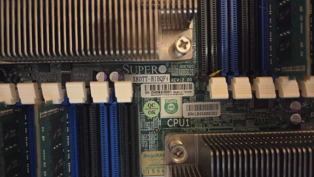 SERVER Supermicro 4 node X8DTT / 8x L5630 / 128GB DDR3 ECC / SAS2 / SATA