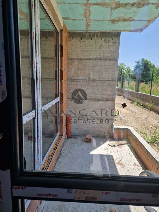 Продава се Двустаен апартамент в Пловдив, Остромила - 53 кв.м за 1377 €/кв.м - Снимка #3