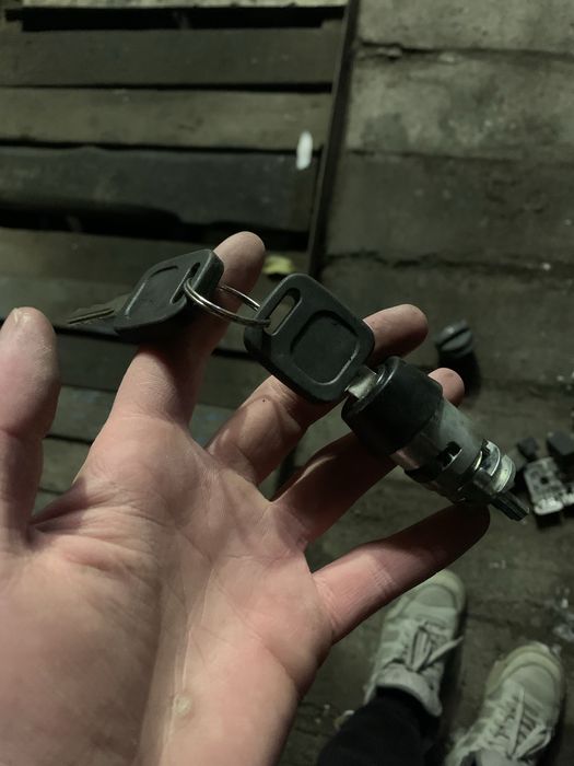 Продам запчасти ауди 80 б4