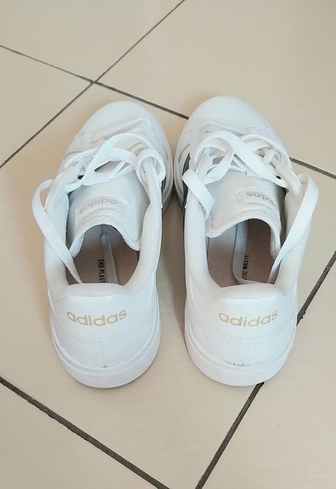 Дамски обувки adidas