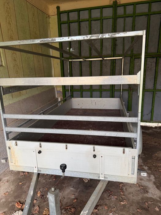 Vând remorcă cu prelată