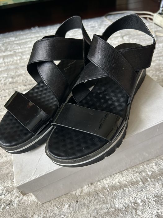 Продам черные босоножки