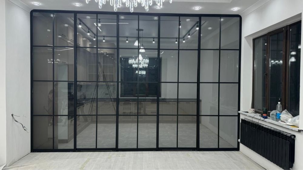 Душевые перегородки из каленного стекла.