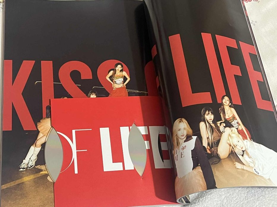 K-pop Албум Kiss of ife