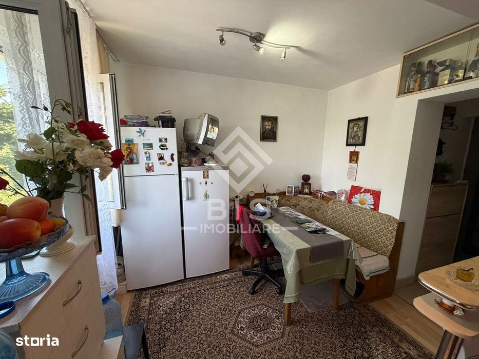 Apartament de vanzare 3 camere - zona Decebal — fotografia 3