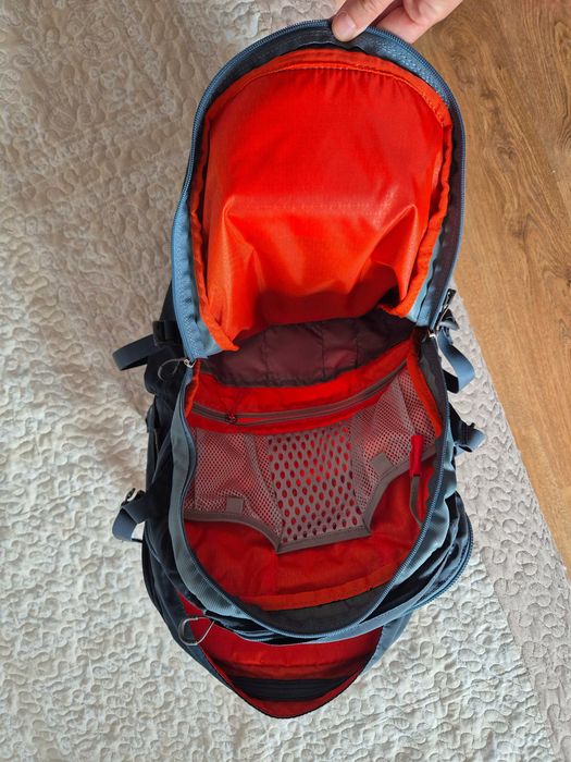 Rucsac unisex 30 litri calitate Ospray, model Comet